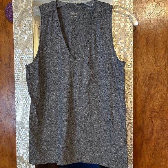 Madewell V Neck tank top. - Picture 1 of 7